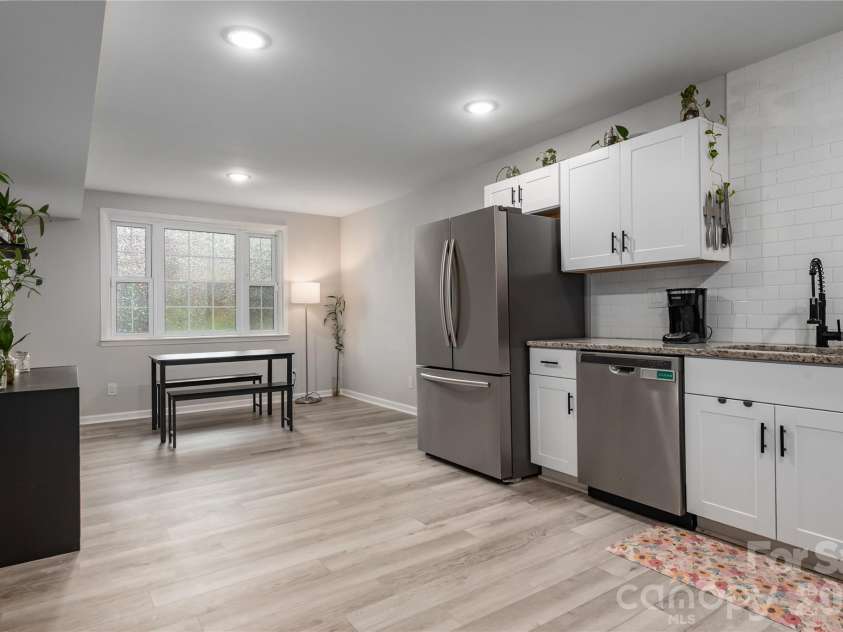 407 Westham Ridge Road, Charlotte, NC 28217.  MLS# CAR4395415, YatesRealty ID 34997. 