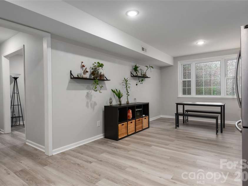 407 Westham Ridge Road, Charlotte, NC 28217.  MLS# CAR4395415, YatesRealty ID 34997. 