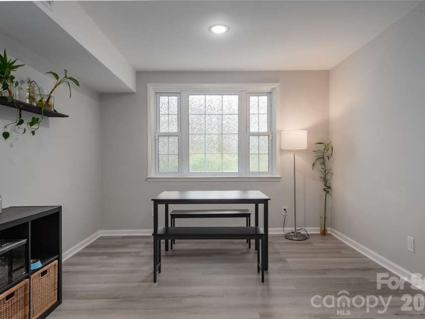 407 Westham Ridge Road, Charlotte, NC 28217.  MLS# CAR4395415, YatesRealty ID 34997. Dining Area
