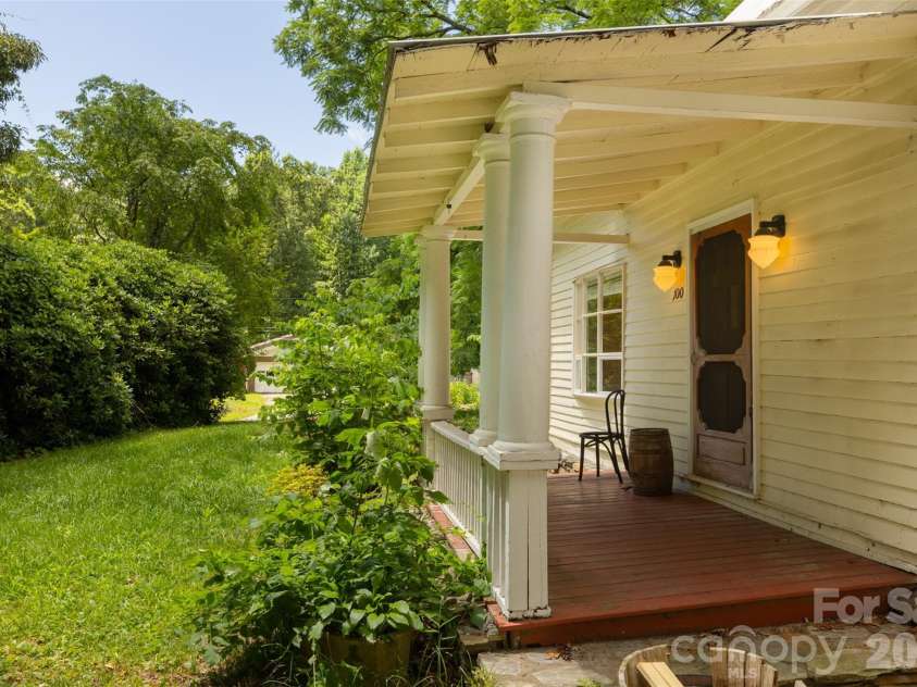 100 Cannon Drive, Hendersonville, NC 28792.  MLS# CAR4397088, YatesRealty ID 34998. Back Porch