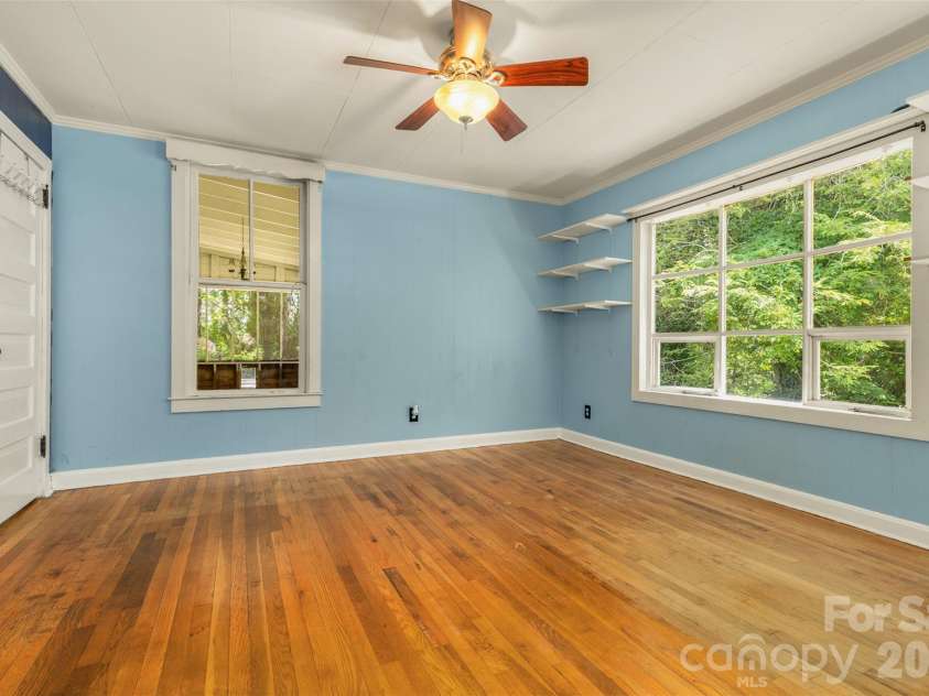 100 Cannon Drive, Hendersonville, NC 28792.  MLS# CAR4397088, YatesRealty ID 34998. Main Level Bedroom 1