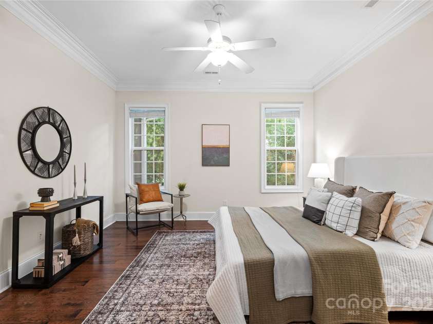1025 N Sharon Amity Road, Charlotte, NC 28211.  MLS# CAR4289205, YatesRealty ID 34998. 