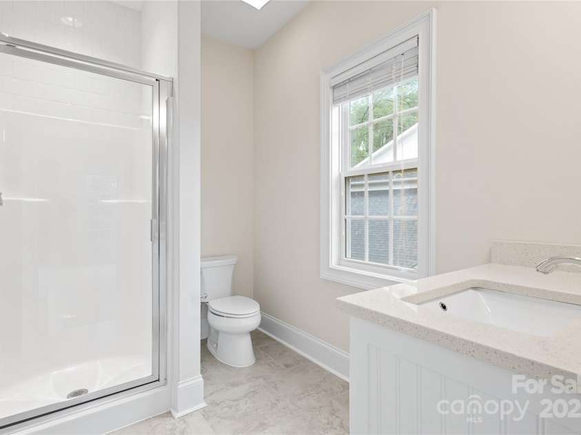 1025 N Sharon Amity Road, Charlotte, NC 28211.  MLS# CAR4289205, YatesRealty ID 34998. 