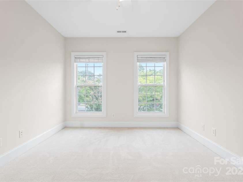 1025 N Sharon Amity Road, Charlotte, NC 28211.  MLS# CAR4289205, YatesRealty ID 34998. 