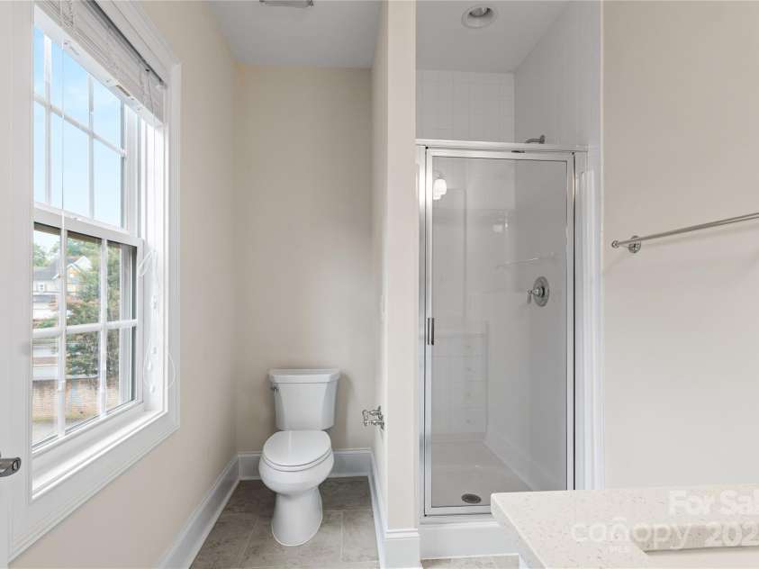 1025 N Sharon Amity Road, Charlotte, NC 28211.  MLS# CAR4289205, YatesRealty ID 34998. 