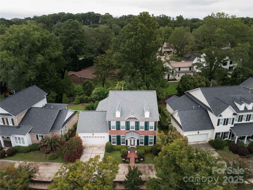 1025 N Sharon Amity Road, Charlotte, NC 28211.  MLS# CAR4289205, YatesRealty ID 34998. 