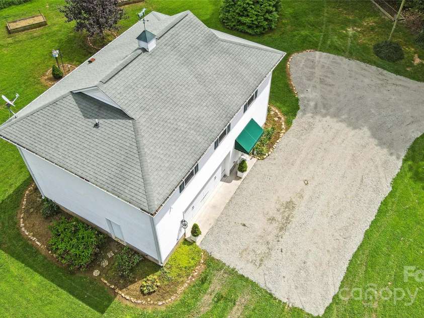 175 Old Meadowbrook Lane, Elkin, NC 28621.  MLS# CAR4289334, YatesRealty ID 34999. 