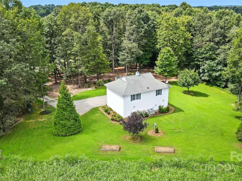 175 Old Meadowbrook Lane, Elkin, NC 28621.  MLS# CAR4289334, YatesRealty ID 34999. 