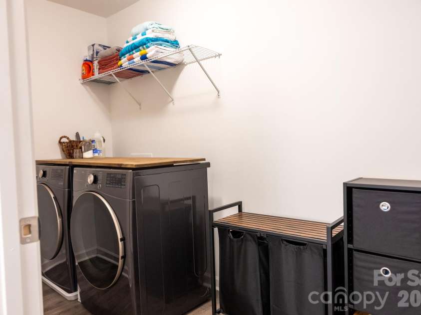 556 Willamette Drive, Salisbury, NC 28146.  MLS# CAR4399196, YatesRealty ID 34999. Laundry