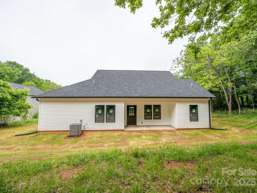 117 Chavis Lane, Lincolnton, NC 28092.  MLS# CAR4211128, YatesRealty ID 350. 