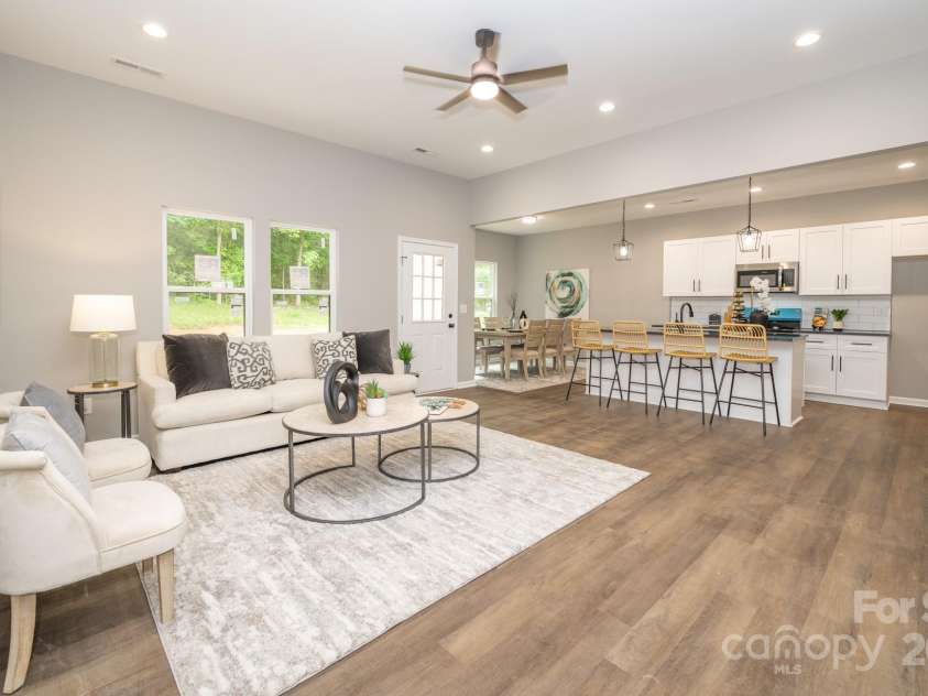 117 Chavis Lane, Lincolnton, NC 28092.  MLS# CAR4211128, YatesRealty ID 350. 