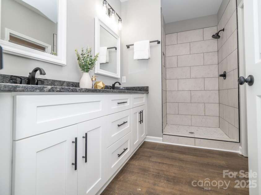 117 Chavis Lane, Lincolnton, NC 28092.  MLS# CAR4211128, YatesRealty ID 350. 