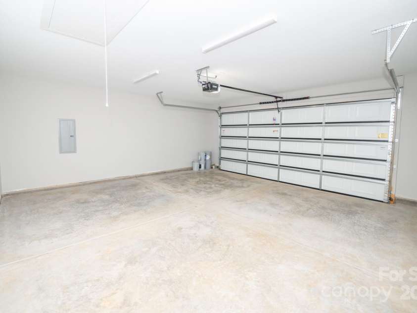 117 Chavis Lane, Lincolnton, NC 28092.  MLS# CAR4211128, YatesRealty ID 350. 