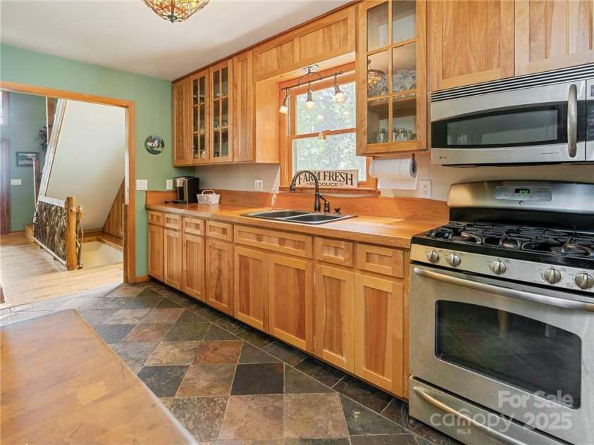 167 Bold Springs Road, Sylva, NC 28779.  MLS# CAR4226019, YatesRealty ID 350. 