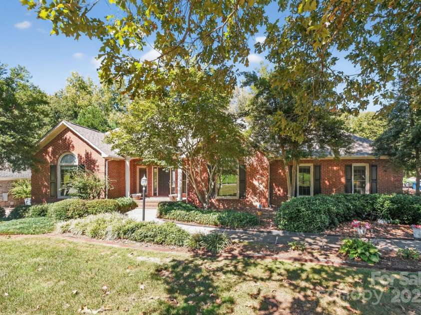 208 Stone Ridge Drive, Salisbury, NC 28146.  MLS# CAR4259618, YatesRealty ID 3500. 