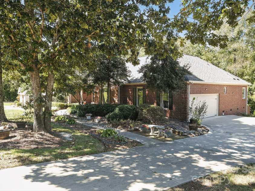 208 Stone Ridge Drive, Salisbury, NC 28146.  MLS# CAR4259618, YatesRealty ID 3500. 