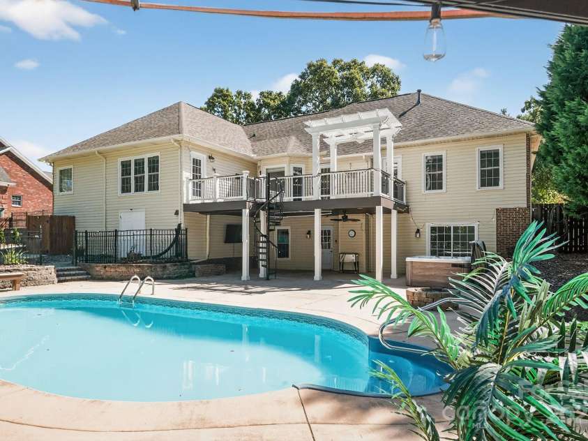 208 Stone Ridge Drive, Salisbury, NC 28146.  MLS# CAR4259618, YatesRealty ID 3500. 