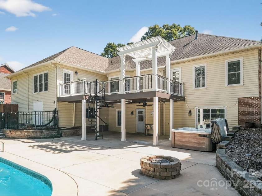 208 Stone Ridge Drive, Salisbury, NC 28146.  MLS# CAR4259618, YatesRealty ID 3500. 