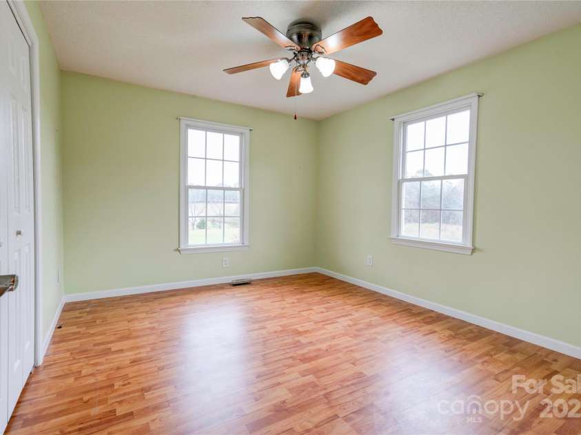 325 Gwen Lane, Shelby, NC 28152.  MLS# CAR4317431, YatesRealty ID 3500. 