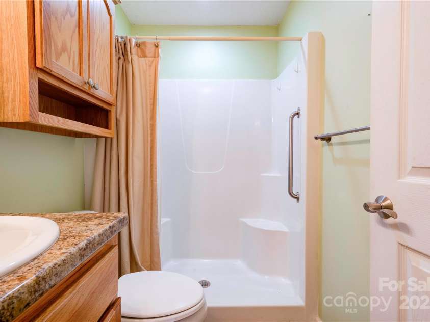 325 Gwen Lane, Shelby, NC 28152.  MLS# CAR4317431, YatesRealty ID 3500. 