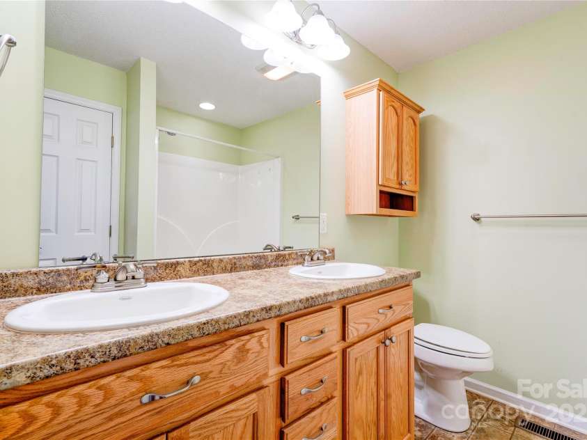 325 Gwen Lane, Shelby, NC 28152.  MLS# CAR4317431, YatesRealty ID 3500. 