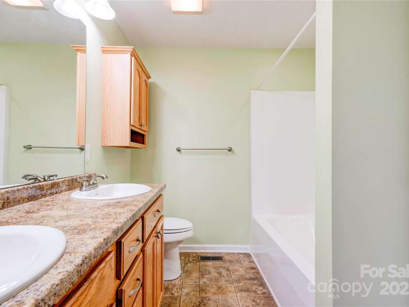 325 Gwen Lane, Shelby, NC 28152.  MLS# CAR4317431, YatesRealty ID 3500. 