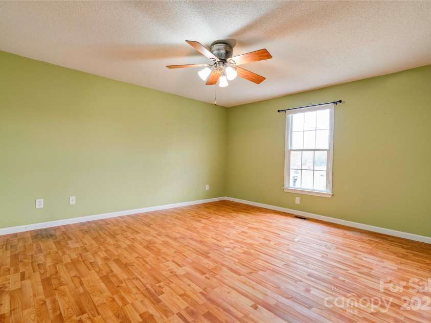 325 Gwen Lane, Shelby, NC 28152.  MLS# CAR4317431, YatesRealty ID 3500. 