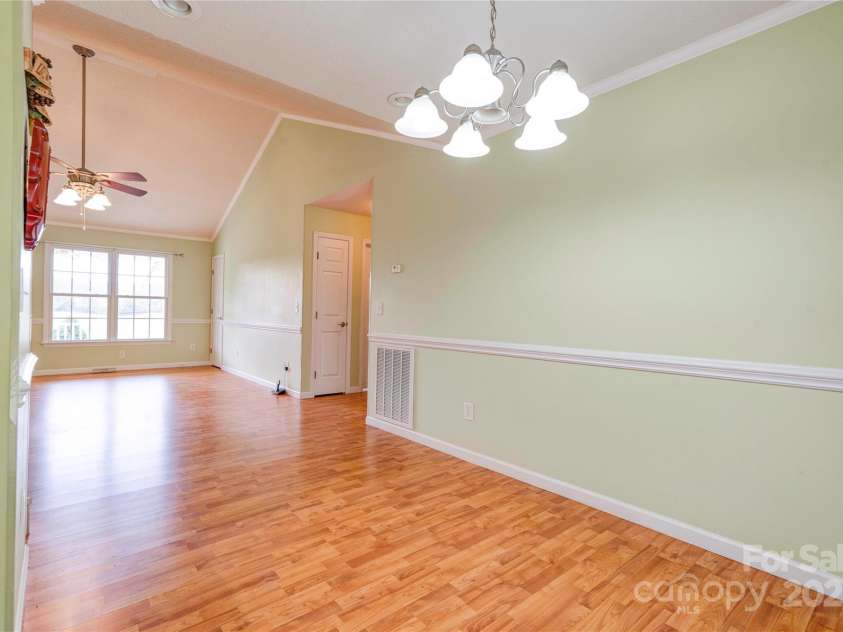 325 Gwen Lane, Shelby, NC 28152.  MLS# CAR4317431, YatesRealty ID 3500. 