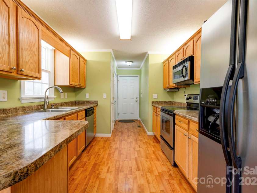 325 Gwen Lane, Shelby, NC 28152.  MLS# CAR4317431, YatesRealty ID 3500. 