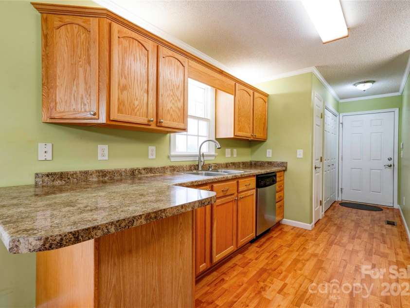 325 Gwen Lane, Shelby, NC 28152.  MLS# CAR4317431, YatesRealty ID 3500. 