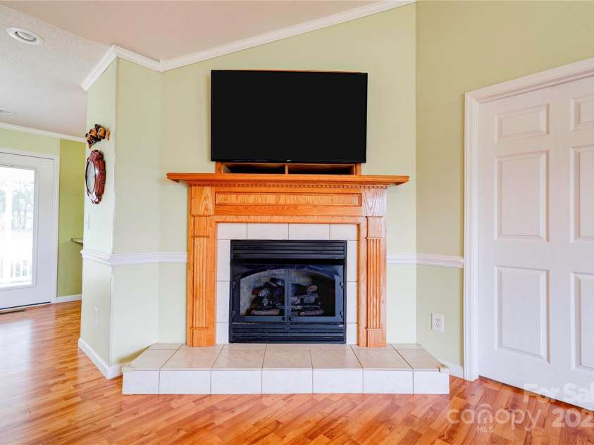 325 Gwen Lane, Shelby, NC 28152.  MLS# CAR4317431, YatesRealty ID 3500. 