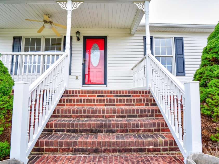 325 Gwen Lane, Shelby, NC 28152.  MLS# CAR4317431, YatesRealty ID 3500. 