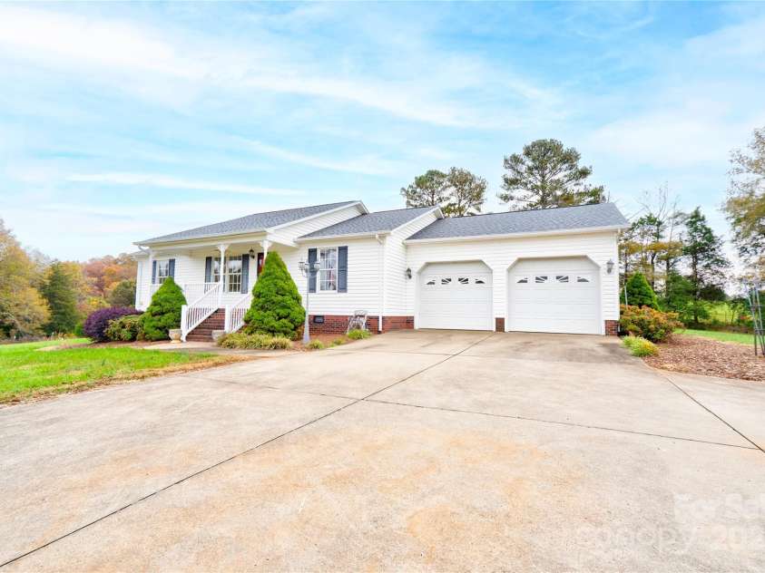 325 Gwen Lane, Shelby, NC 28152.  MLS# CAR4317431, YatesRealty ID 3500. 