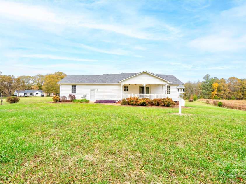 325 Gwen Lane, Shelby, NC 28152.  MLS# CAR4317431, YatesRealty ID 3500. 