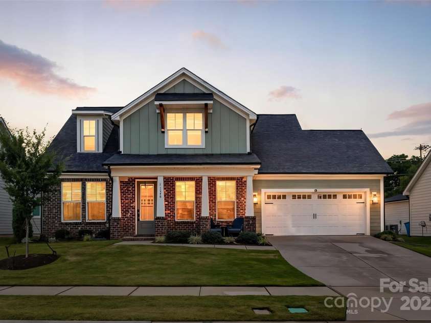 13630 Tranquil Day Drive, Matthews, NC 28105.  MLS# CAR4291117, YatesRealty ID 35000. 