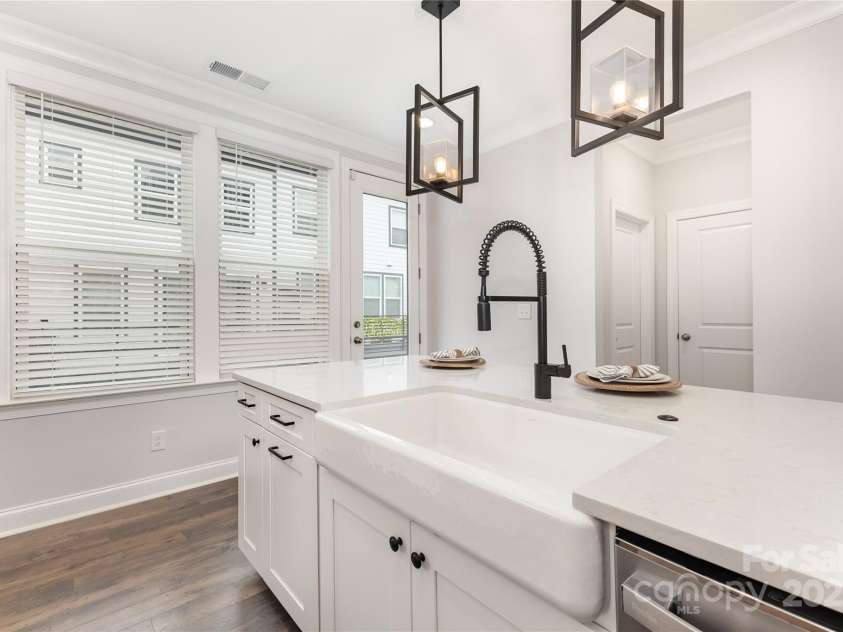 12313 Landry Renee Place, Charlotte, NC 28277.  MLS# CAR4294367, YatesRealty ID 35001. Kitchen w/ Kohler Whitehaven Apron Sink