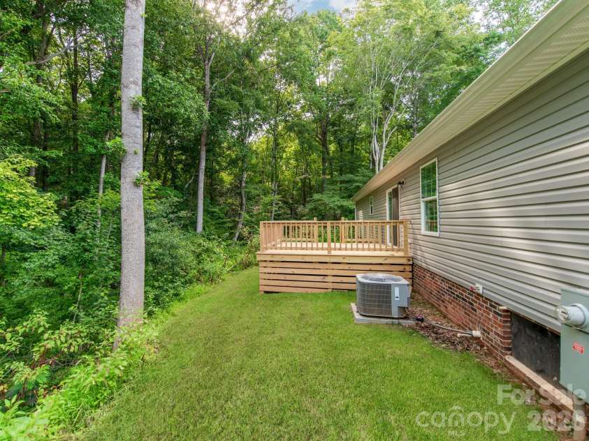 7822 Stillwater Drive, Sherrills Ford, NC 28673.  MLS# CAR4413305, YatesRealty ID 35001. 
