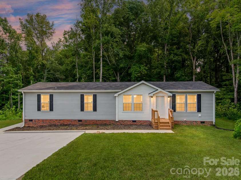 7822 Stillwater Drive, Sherrills Ford, NC 28673.  MLS# CAR4413305, YatesRealty ID 35001. Virtually-staged