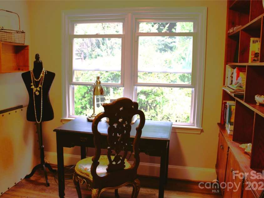 1623 Longfellow Street, Charlotte, NC 28205.  MLS# CAR4294490, YatesRealty ID 35002. 