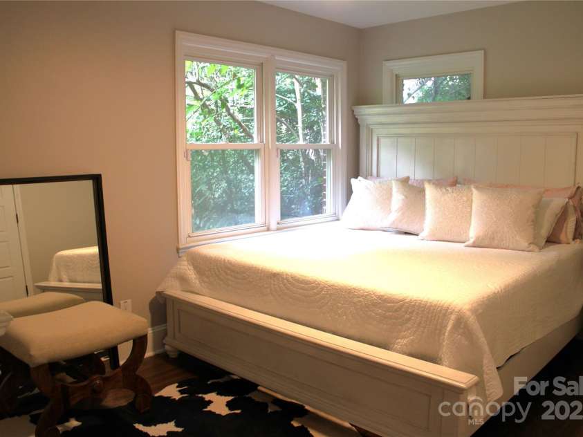 1623 Longfellow Street, Charlotte, NC 28205.  MLS# CAR4294490, YatesRealty ID 35002. 