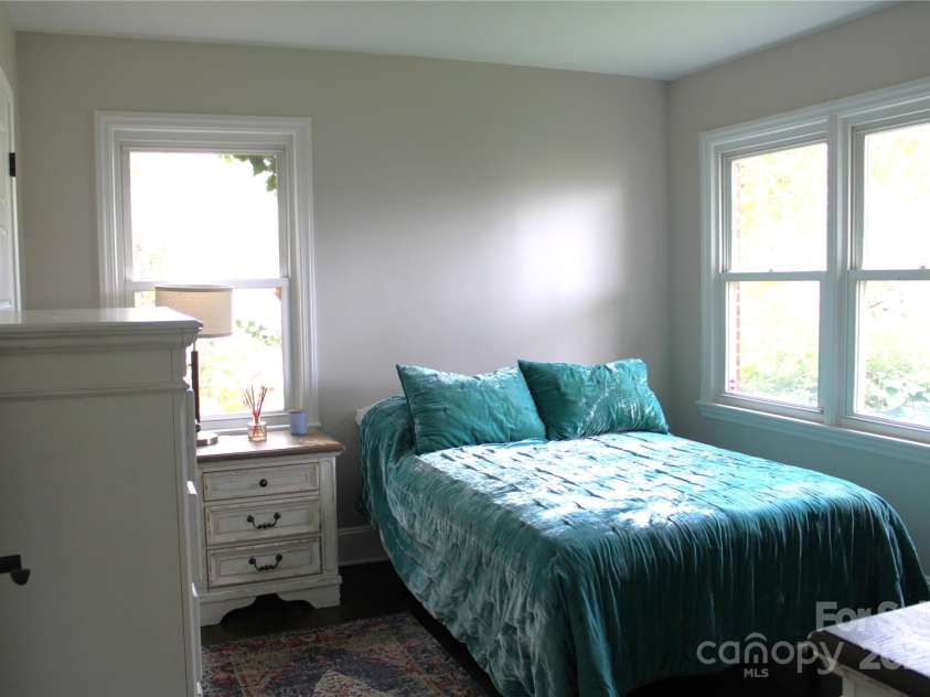 1623 Longfellow Street, Charlotte, NC 28205.  MLS# CAR4294490, YatesRealty ID 35002. 