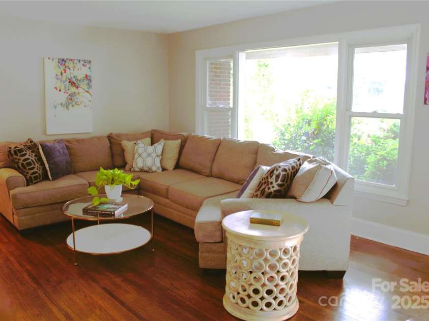 1623 Longfellow Street, Charlotte, NC 28205.  MLS# CAR4294490, YatesRealty ID 35002. 