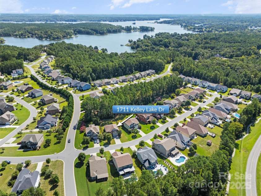 1711 Kelley Lake Drive, York, SC 29745.  MLS# CAR4295365, YatesRealty ID 35003. Quiet neighborhood close to Lake Wylie!