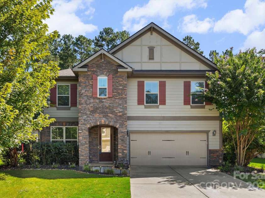 1711 Kelley Lake Drive, York, SC 29745.  MLS# CAR4295365, YatesRealty ID 35003. Welcome Home!