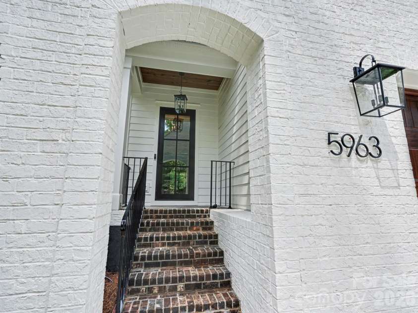5963 Gate Post Road, Charlotte, NC 28211.  MLS# CAR4390740, YatesRealty ID 35004. 