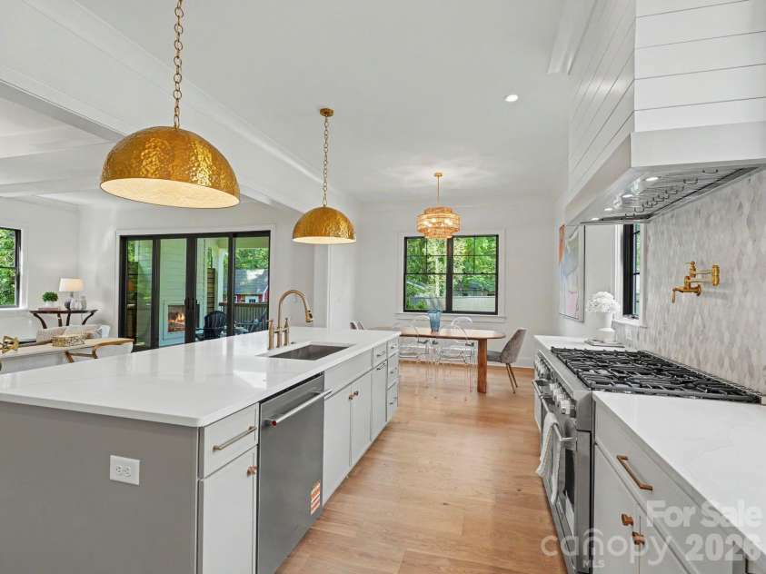 5963 Gate Post Road, Charlotte, NC 28211.  MLS# CAR4390740, YatesRealty ID 35004. 