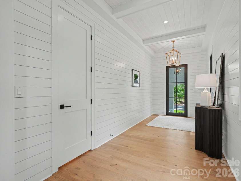 5963 Gate Post Road, Charlotte, NC 28211.  MLS# CAR4390740, YatesRealty ID 35004. 