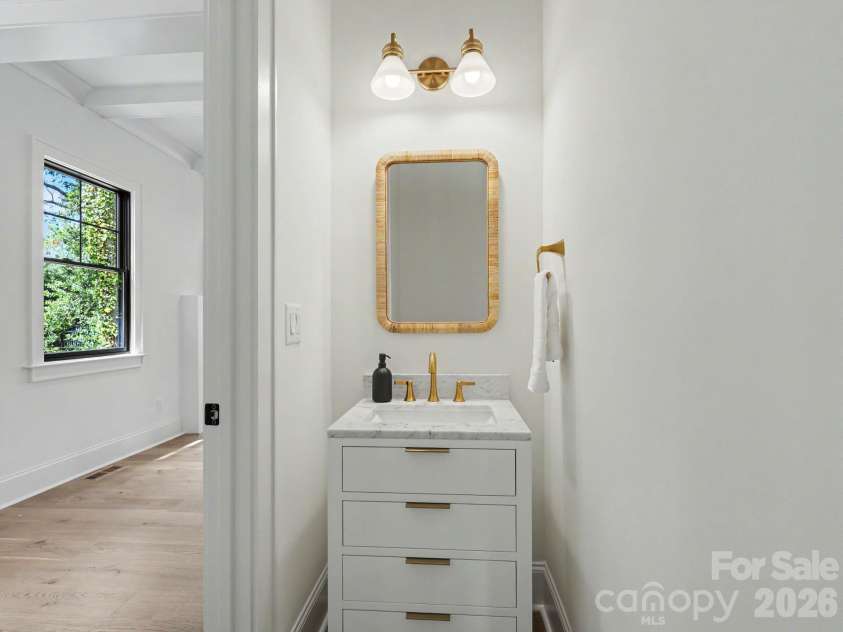 5963 Gate Post Road, Charlotte, NC 28211.  MLS# CAR4390740, YatesRealty ID 35004. 