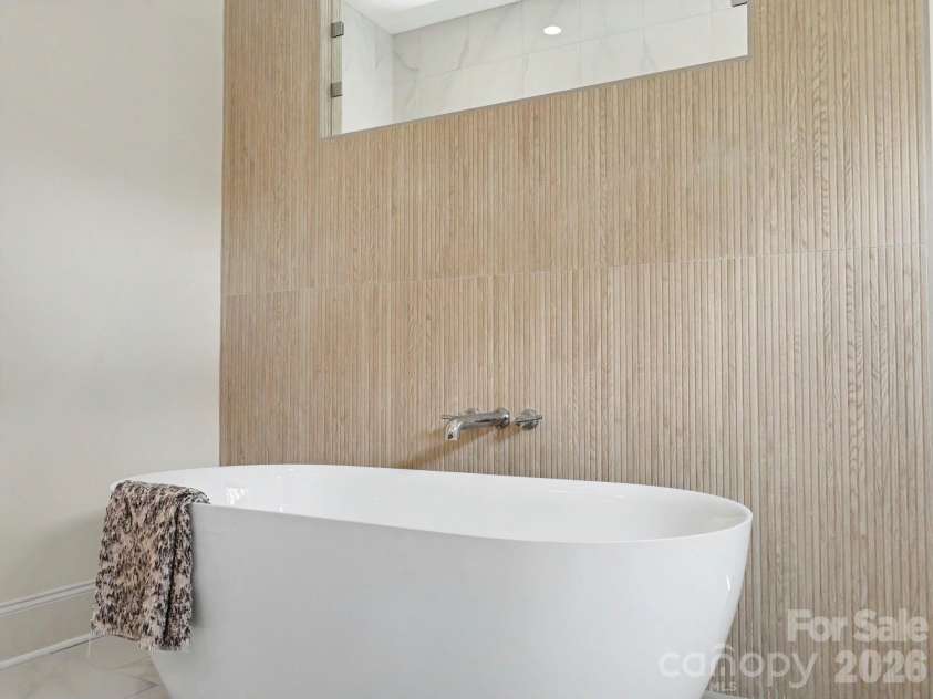 5963 Gate Post Road, Charlotte, NC 28211.  MLS# CAR4390740, YatesRealty ID 35004. 