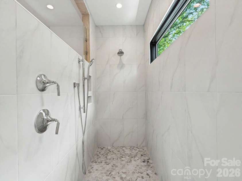 5963 Gate Post Road, Charlotte, NC 28211.  MLS# CAR4390740, YatesRealty ID 35004. 